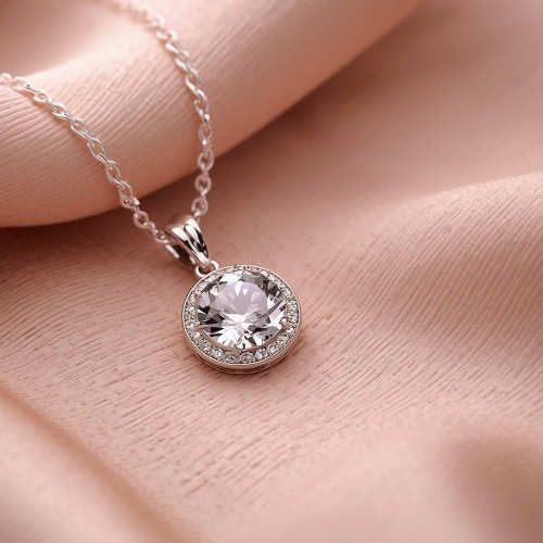 Collana con Diamante